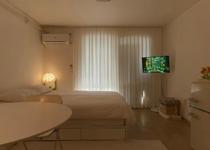 招待所 House 3*
